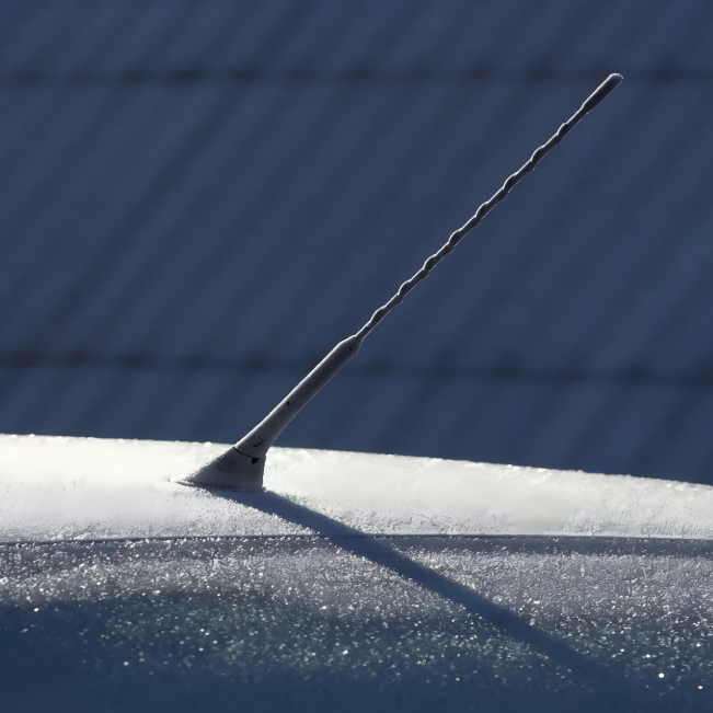 Antena de l&aacute;tigo para autom&oacute;viles